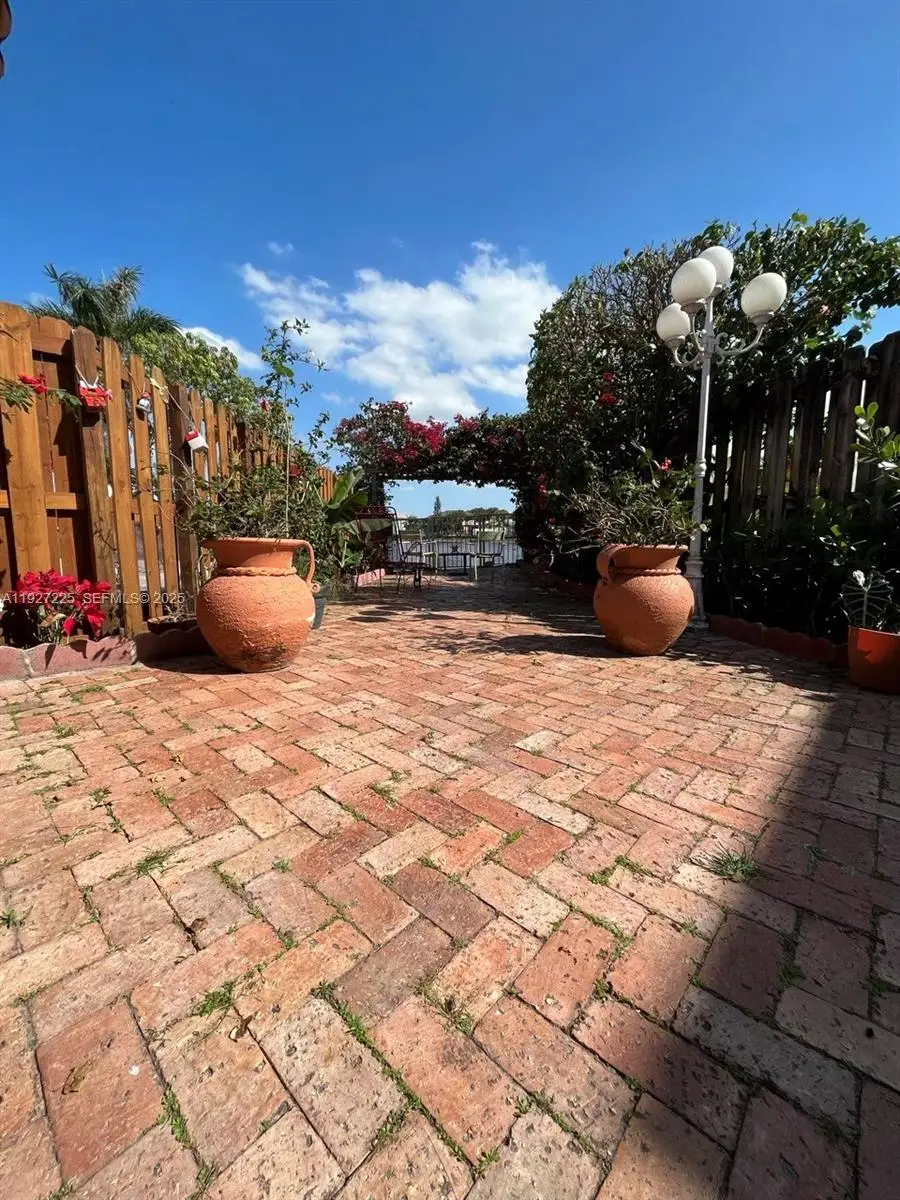 16368 SW 43rd Ter, Miami, FL 33185 - Image #3