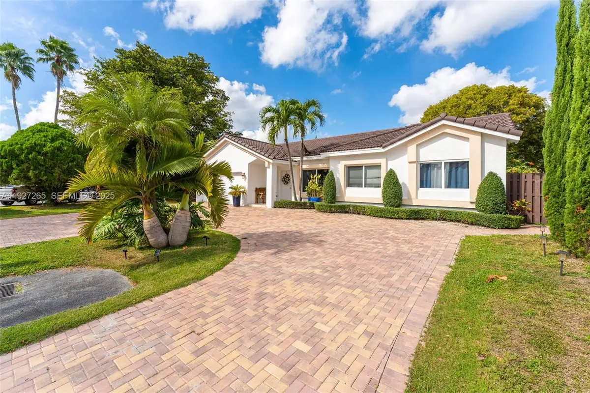 15325 SW 54th Ter, Miami, FL 33185 - Image #1