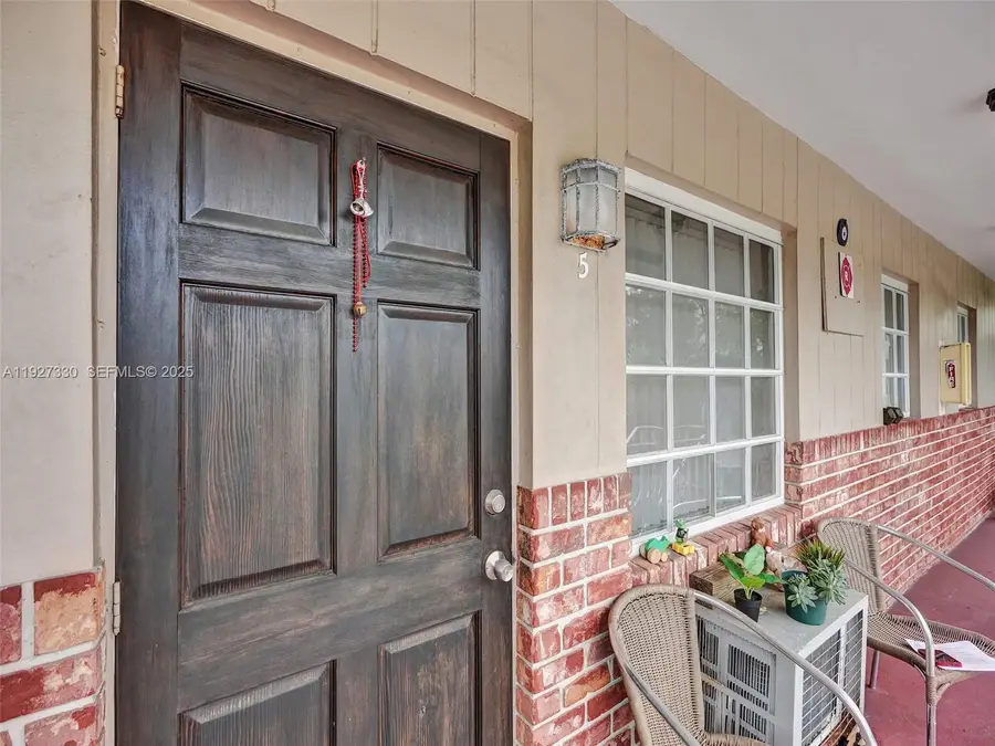 1211 NE 23rd Ave, Pompano Beach, FL 33062 - Image #2