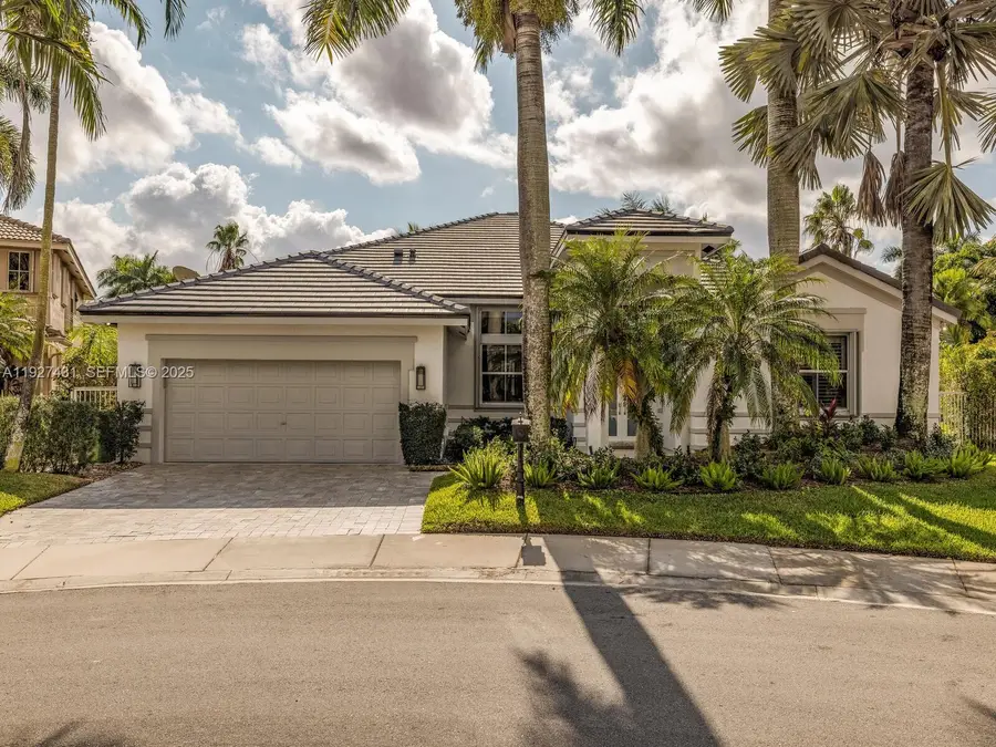 2396 Pheasant Ln, Weston, FL 33327 - Image #2