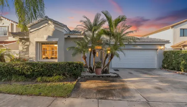 15529 SW 99th Ter, Miami, FL 33196