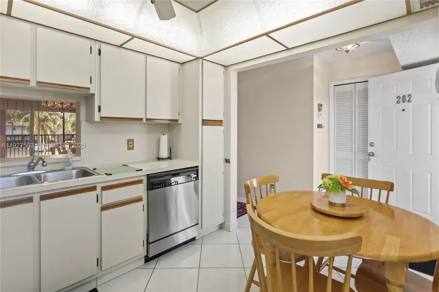 190 SE 5th Ave #202, Dania Beach, FL 33004 - Image #3