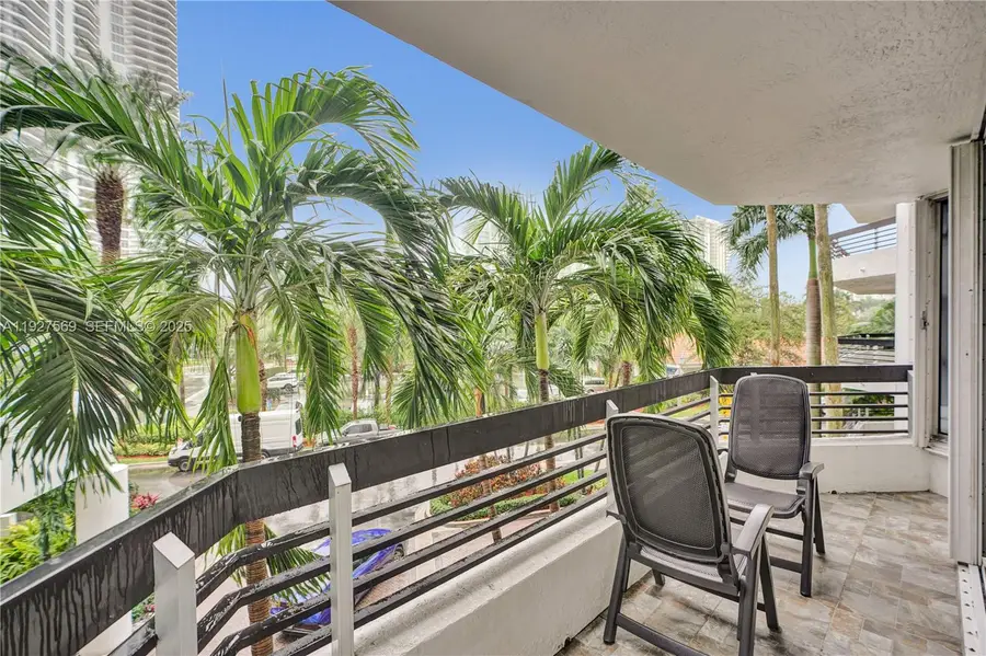 3600 Mystic Pointe Dr #311, Aventura, FL 33180 - Image #3