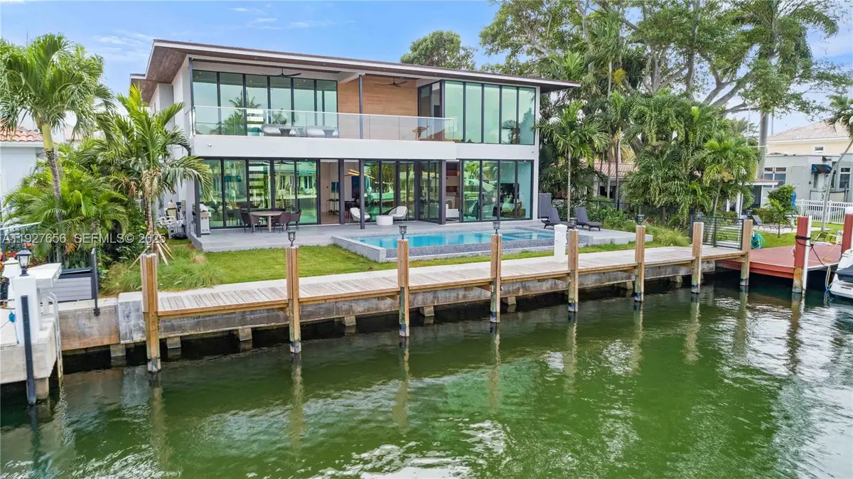 1537 SE 13th St, Fort Lauderdale, FL 33316 - Image #1