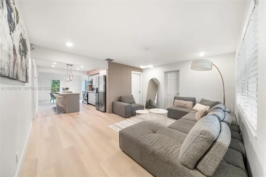 331 NE 42nd Ct, Oakland Park, FL 33334 - Image #3