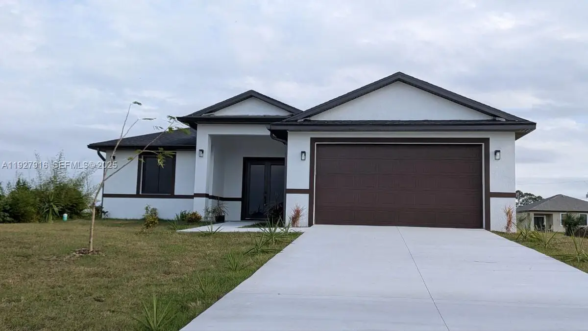 8033 Oakleaf Cir, Port Labelle, FL 33935 - Image #1