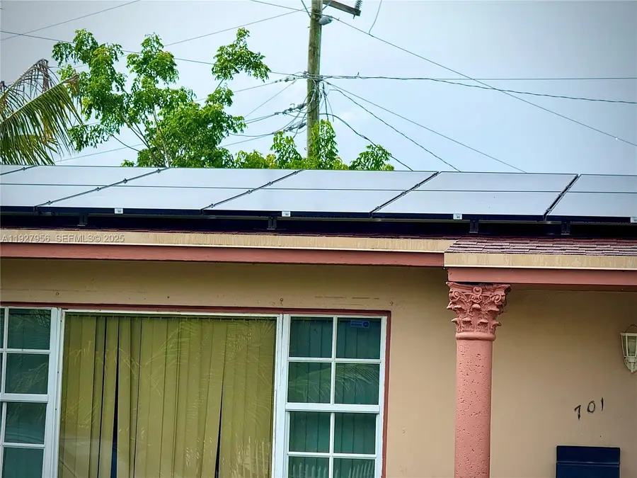 701 NW 176th Ter, Miami Gardens, FL 33169 - Image #3