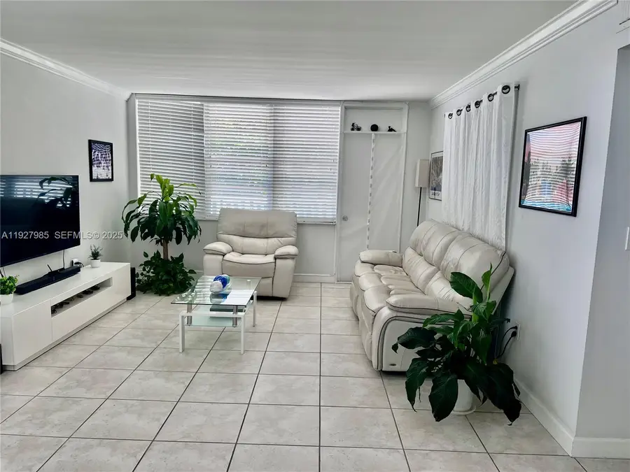2016 Bay Dr #203, Miami Beach, FL 33141 - Image #3