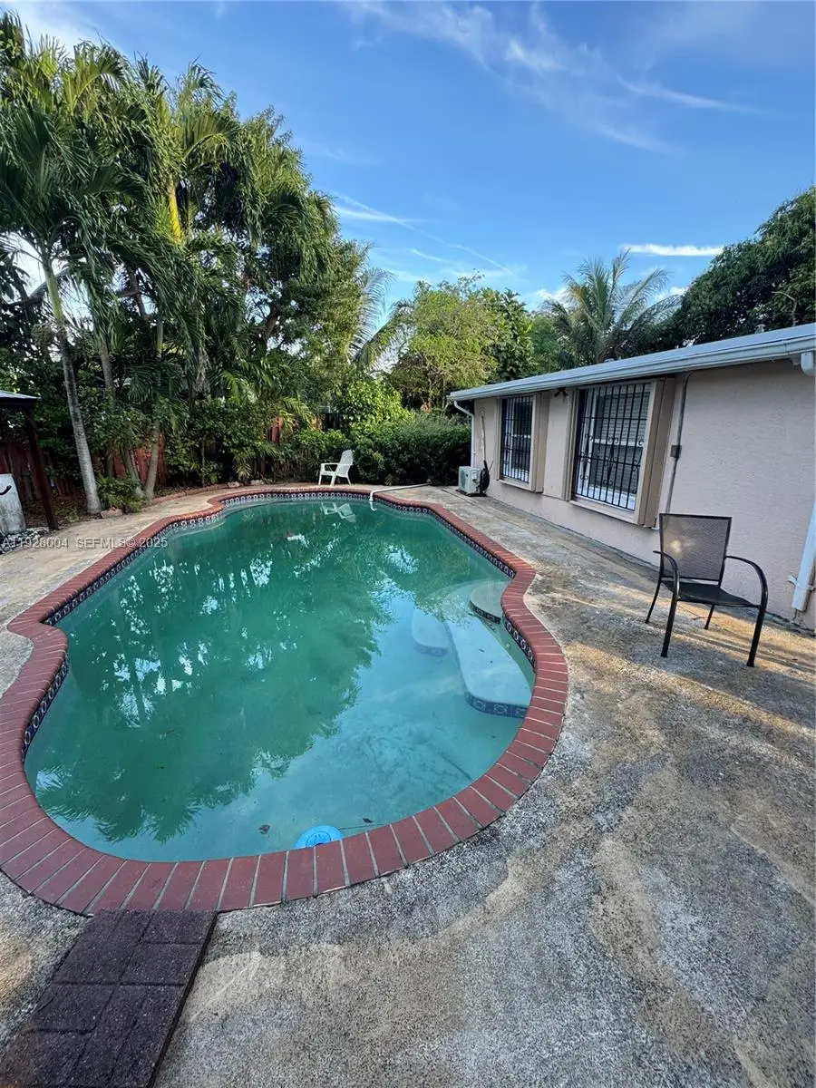 111 NE 175th St, North Miami Beach, FL 33162 - Image #3
