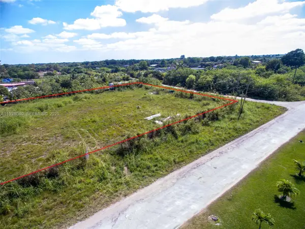 21151 SW 160th St, Miami, FL 33187