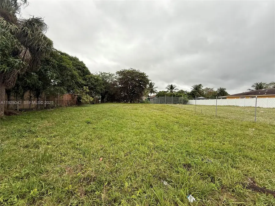 8 NW 8th St, Fort Lauderdale, FL 33311 - Image #3