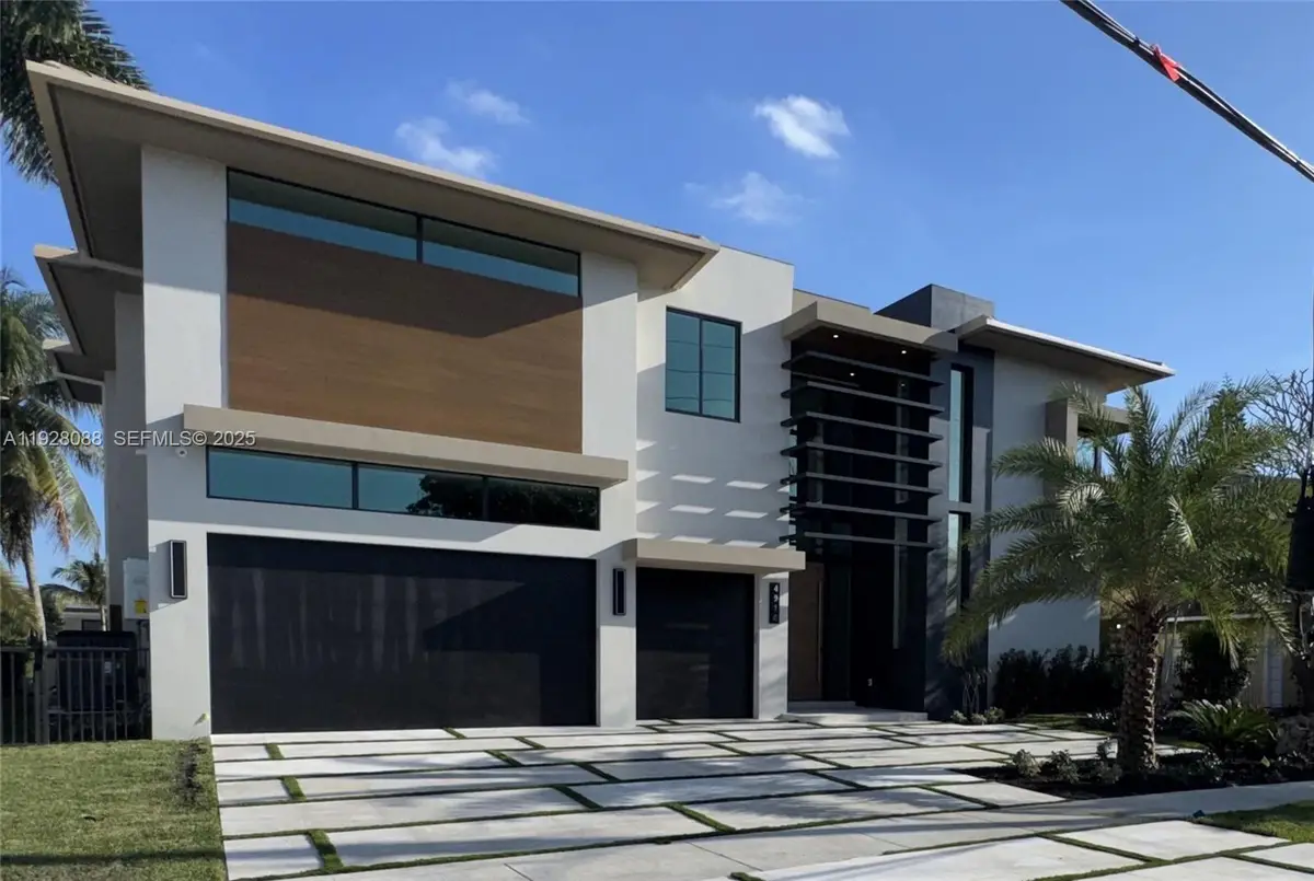 4910 NE 27th Ave, Lighthouse Point, FL 33064 - Image #1