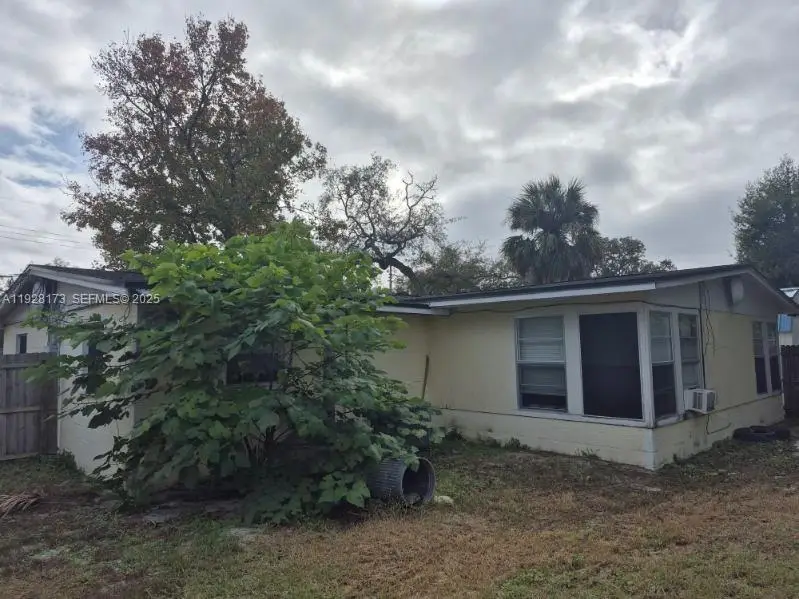 1216 Deneece Terr., Daytona Beach, FL 32117 - #3