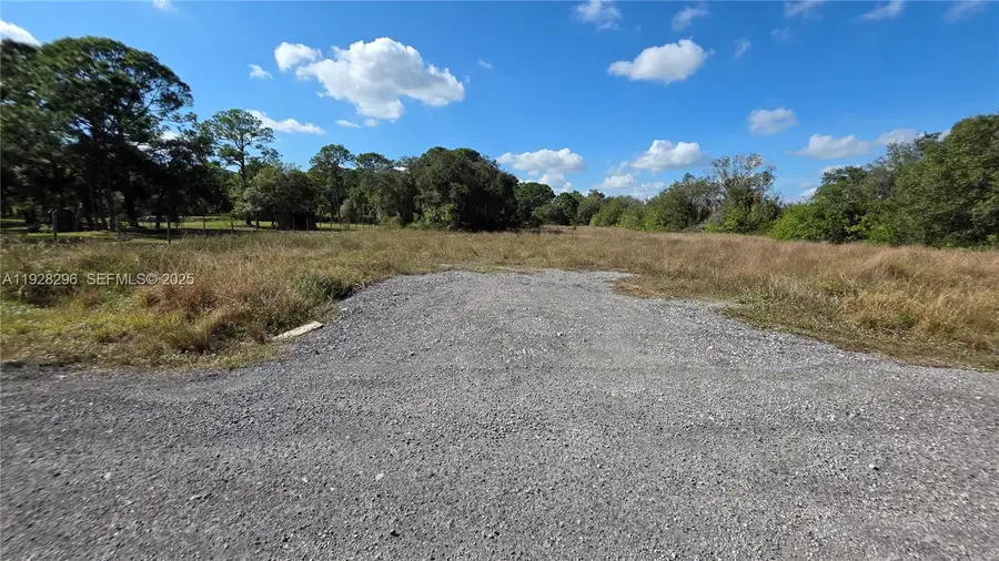 380 N Jinete St, Clewiston, FL 33440 - #2