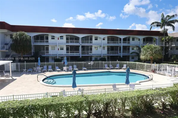 501 Blue Heron Dr #220-A, Hallandale Beach, FL 33009