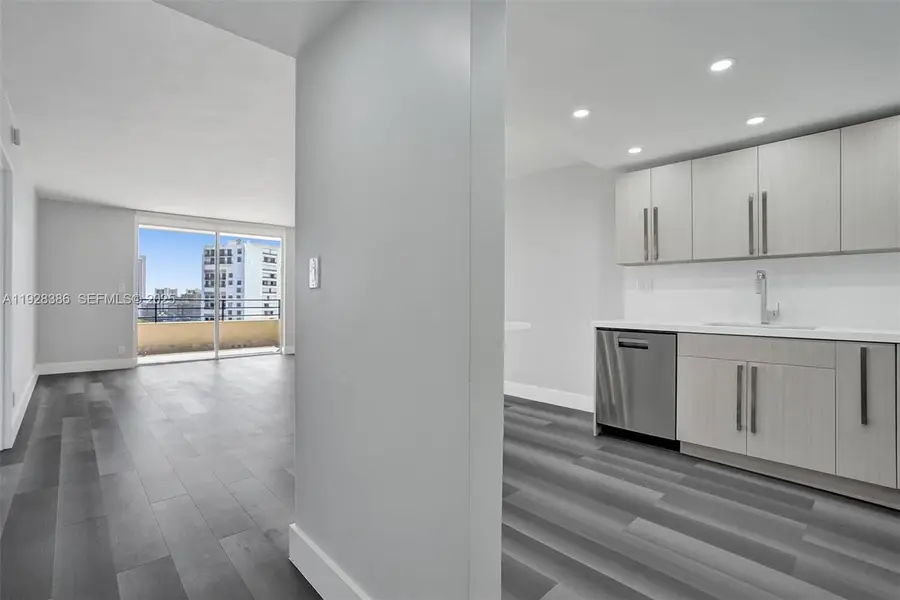 500 Three Islands Blvd #1201, Hallandale Beach, FL 33009 - Image #3