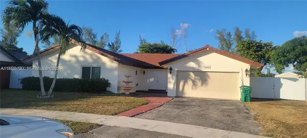 5861 NW 201st Ln, Hialeah, FL 33015
