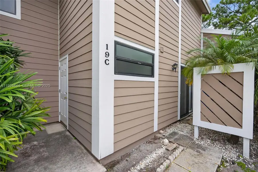 707 Stonewood Ct #19C, Jupiter, FL 33458 - Image #2