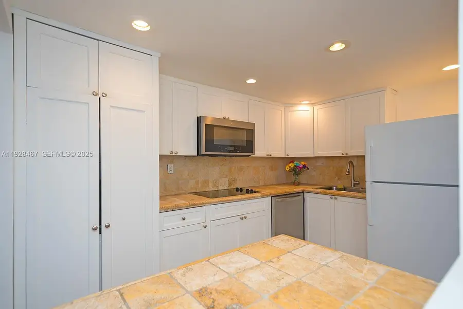 1901 Brickell Ave #B905, Miami, FL 33129 - Image #3