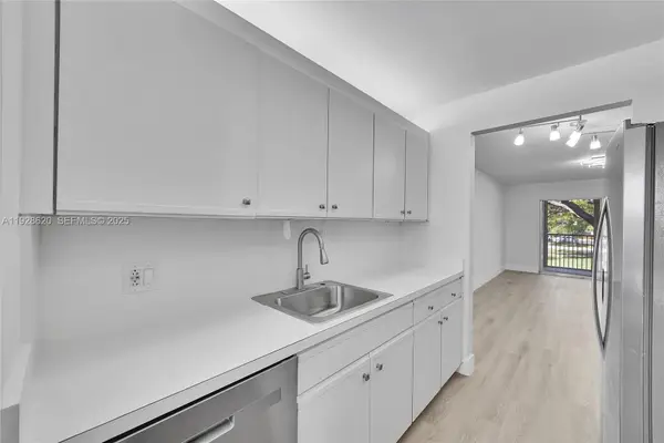 1200 SW 124th Ter #207O, Pembroke Pines, FL 33027