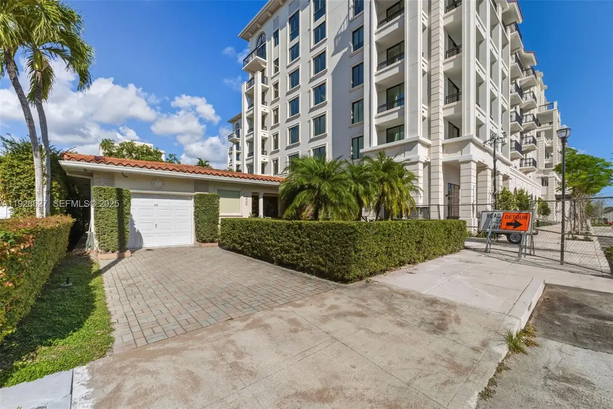 345 Malaga Ave, Coral Gables, FL 33134 - Image #1