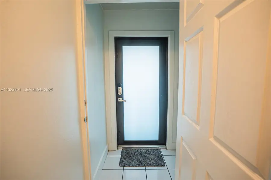 895 W 80th Pl, Hialeah, FL 33014 - #2