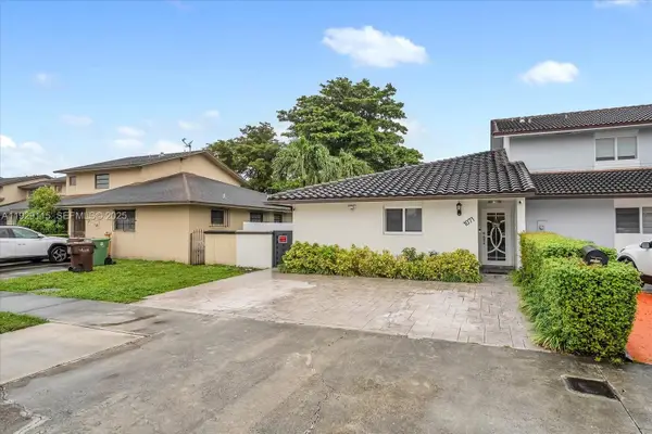 1071 W 37th St, Hialeah, FL 33012