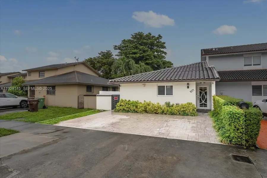 1071 W 37th St, Hialeah, FL 33012 - #2