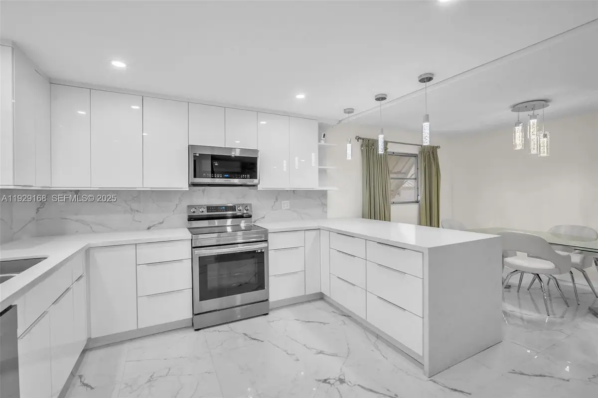 500 S Luna Ct #7, Hollywood, FL 33021 - Image #1