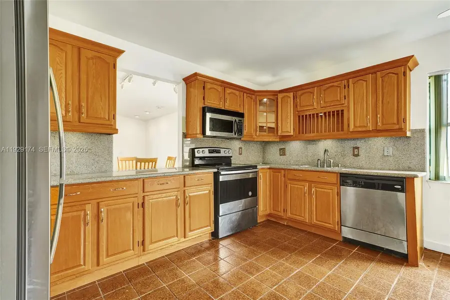 1051 NE 204th Ln, Miami, FL 33179 - Image #3