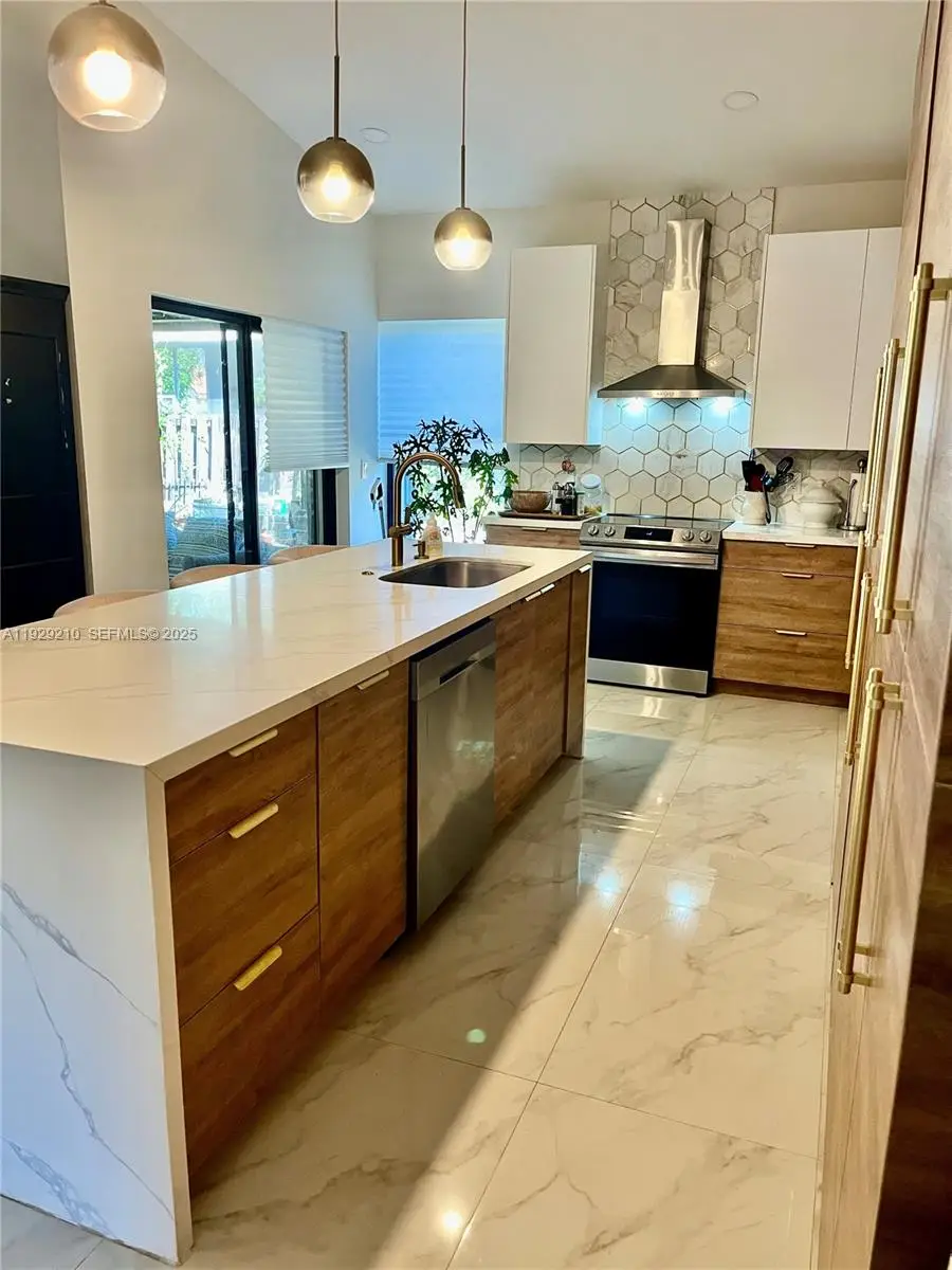 6201 Portsmouth Ln, Davie, FL 33331 - Image #3