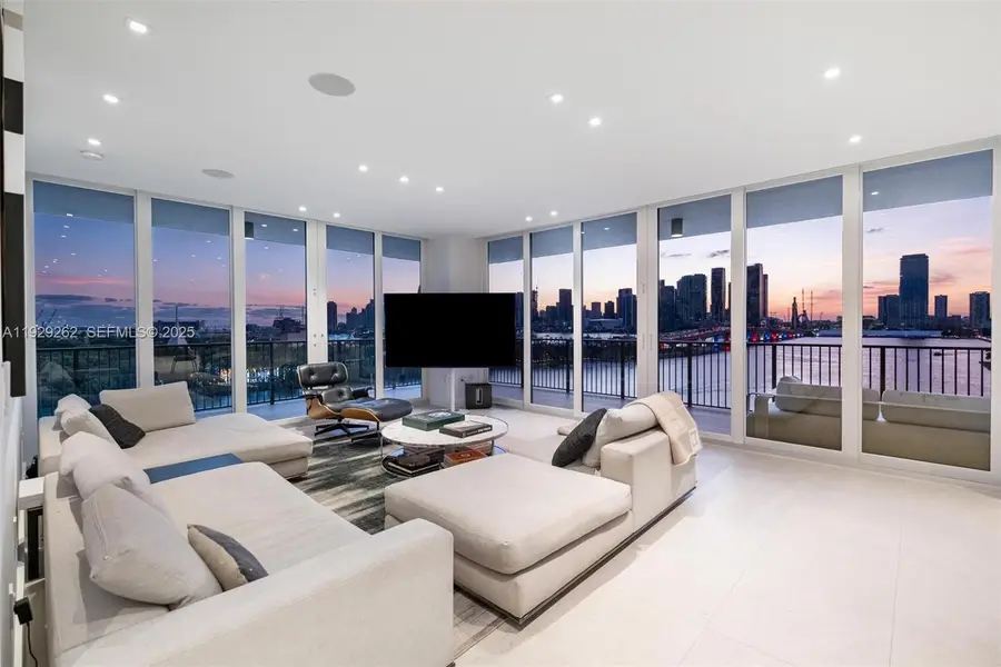 1000 Venetian Way #1004, Miami, FL 33139 - Image #2