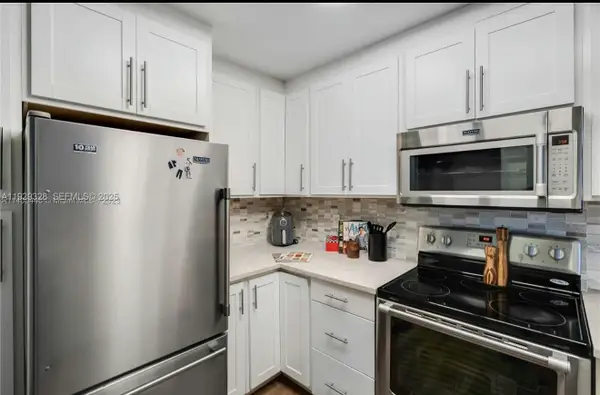 7173 Orange Dr #214B, Davie, FL 33314