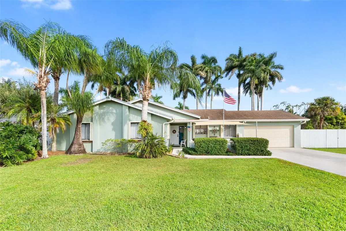 18561 SW 127th Pl, Miami, FL 33177 - Image #1