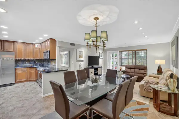 1930 NE 2nd Ave #206L, Wilton Manors, FL 33305