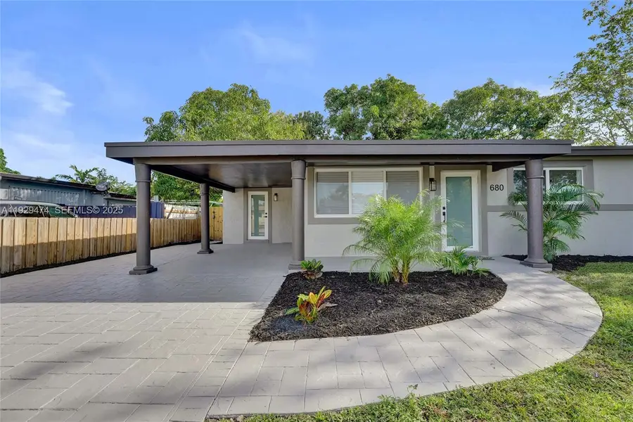 680 SW 29th Ter, Fort Lauderdale, FL 33312 - Image #2