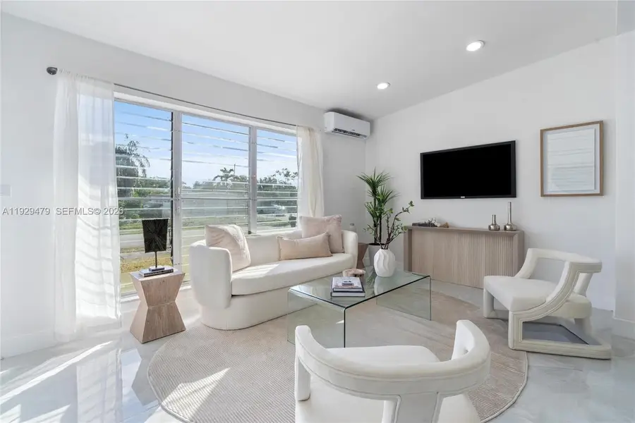 4041 NE 15th Ter, Pompano Beach, FL 33064 - #2