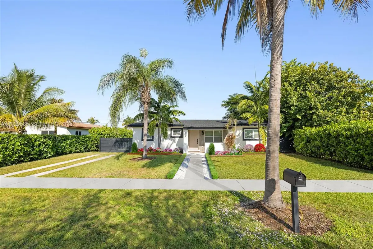 10111 Jamaica Dr, Cutler Bay, FL 33189 - Image #1