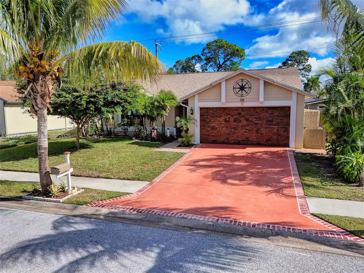 135 Rosewood Cir, Jupiter, FL 33458 - Image #1