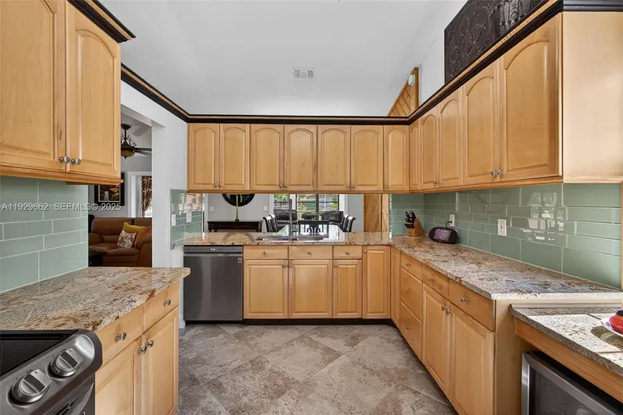 135 Rosewood Cir, Jupiter, FL 33458 - Image #2