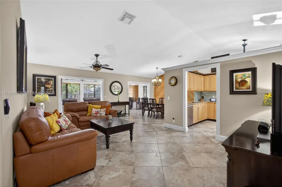 135 Rosewood Cir, Jupiter, FL 33458 - Image #3