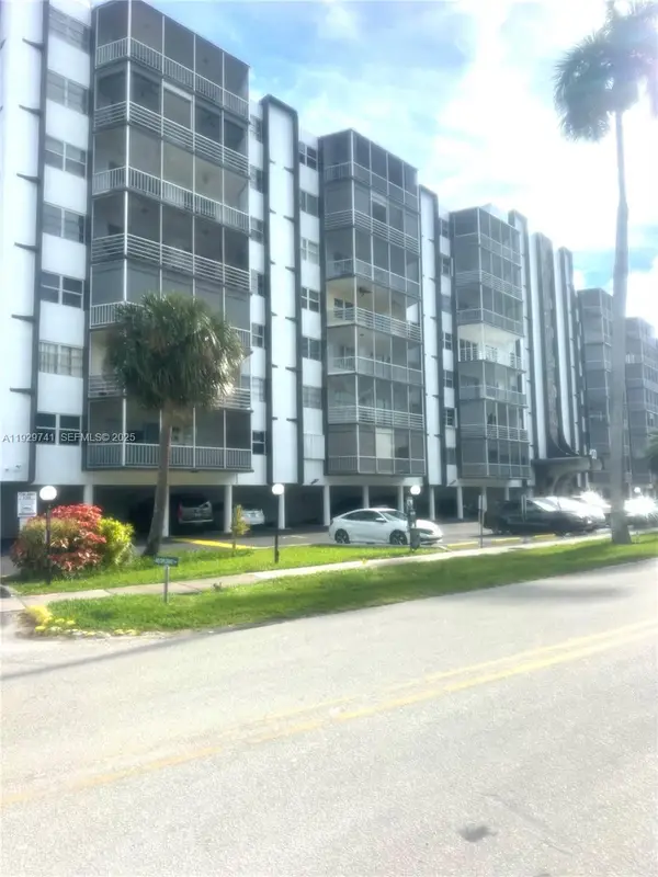 400 Diplomat Pkwy #403, Hallandale Beach, FL 33009