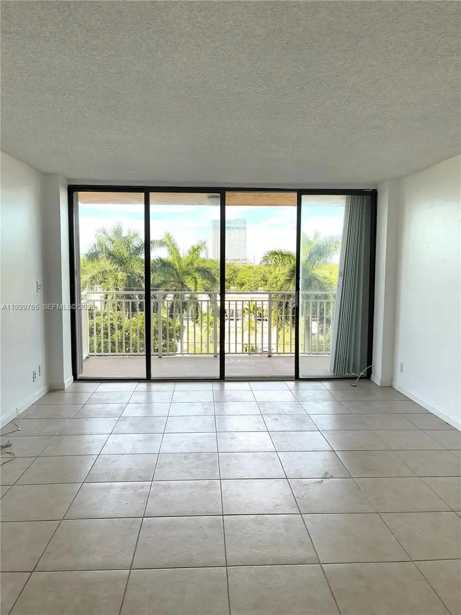 2450 NE 135th St #410, North Miami, FL 33181 - Image #2