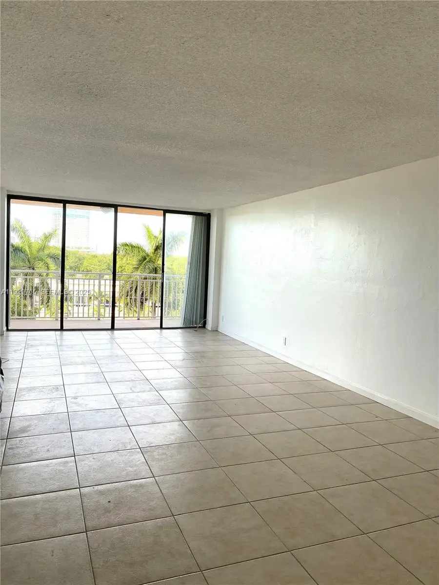 2450 NE 135th St #410, North Miami, FL 33181 - Image #3