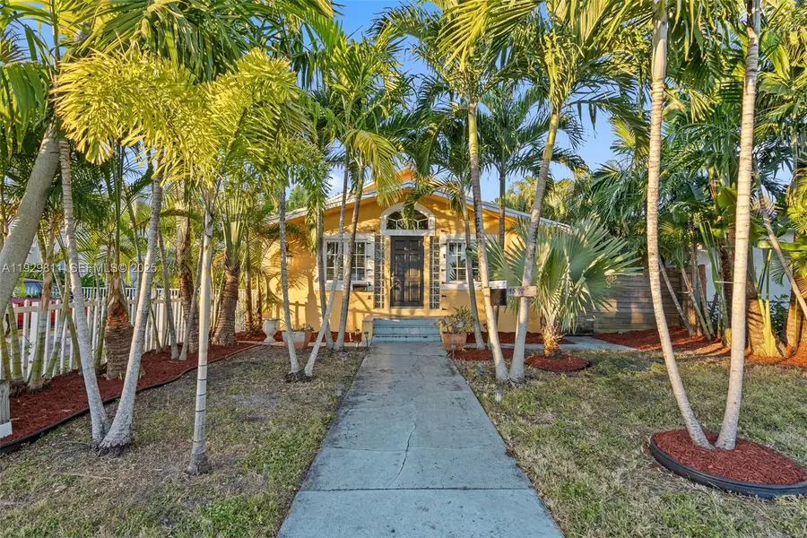 1547 Harrison St, Hollywood, FL 33020 - Image #2