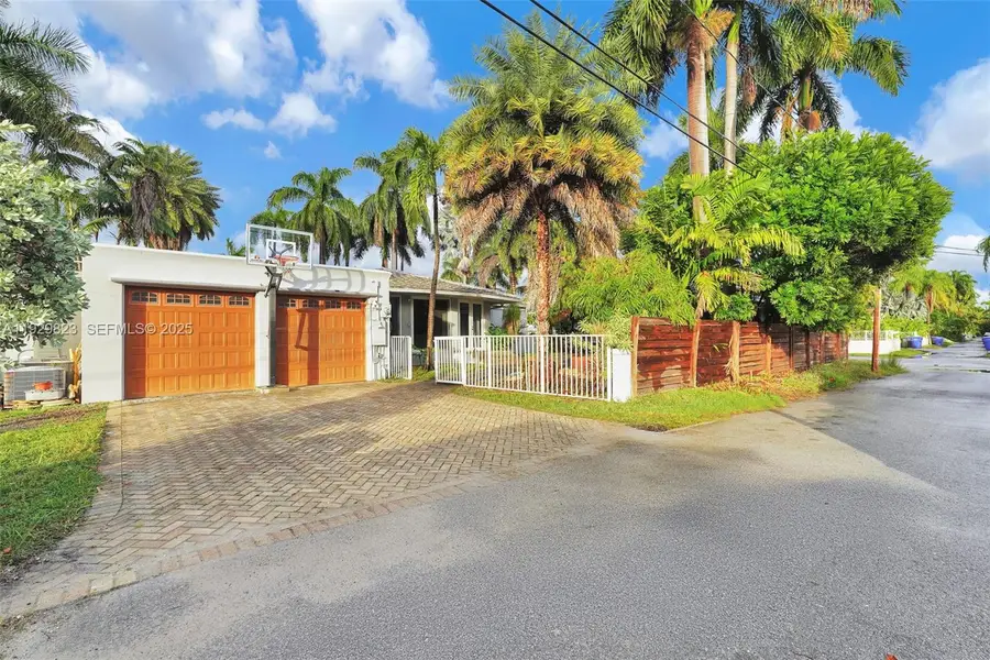 900 Tyler St, Hollywood, FL 33019 - Image #3