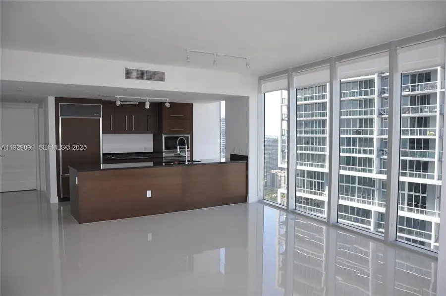 475 Brickell Ave #4215, Miami, FL 33131 - Image #3