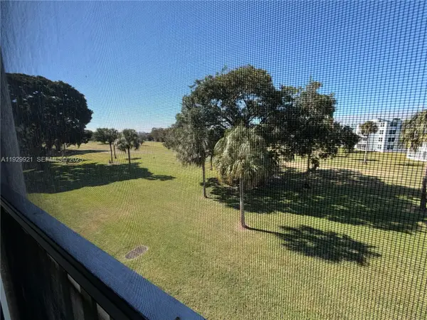 7664 NW 18th St #306, Margate, FL 33063