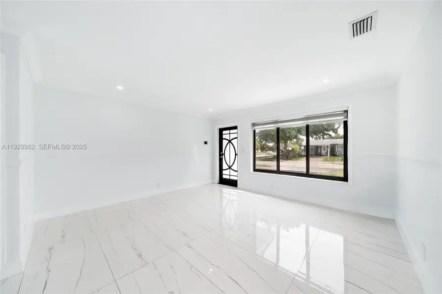 2401 SW 45th Ave, Fort Lauderdale, FL 33317 - Image #2