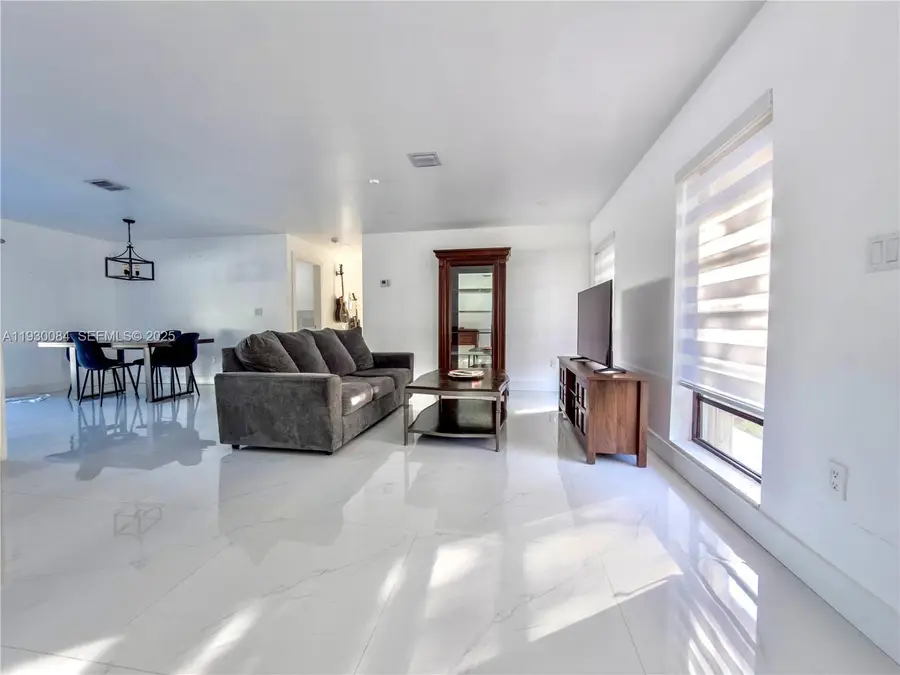 18133 SW 93rd Ave, Palmetto Bay, FL 33157 - Image #3